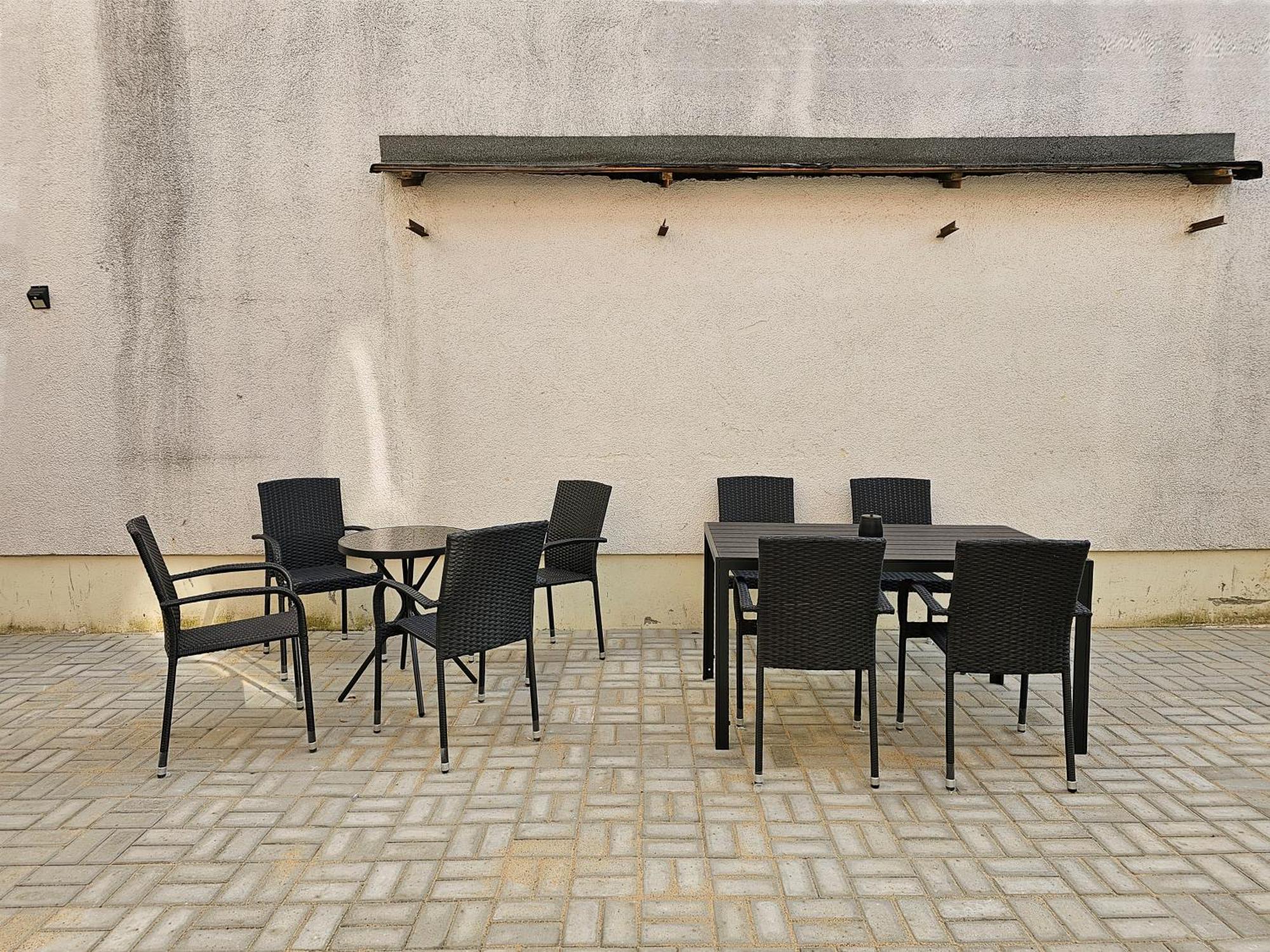 Schoene Grosse Ferienwohnung 79M2 Und 2 Baeder, Zentrumnah, 2Og Érfurt Exterior foto